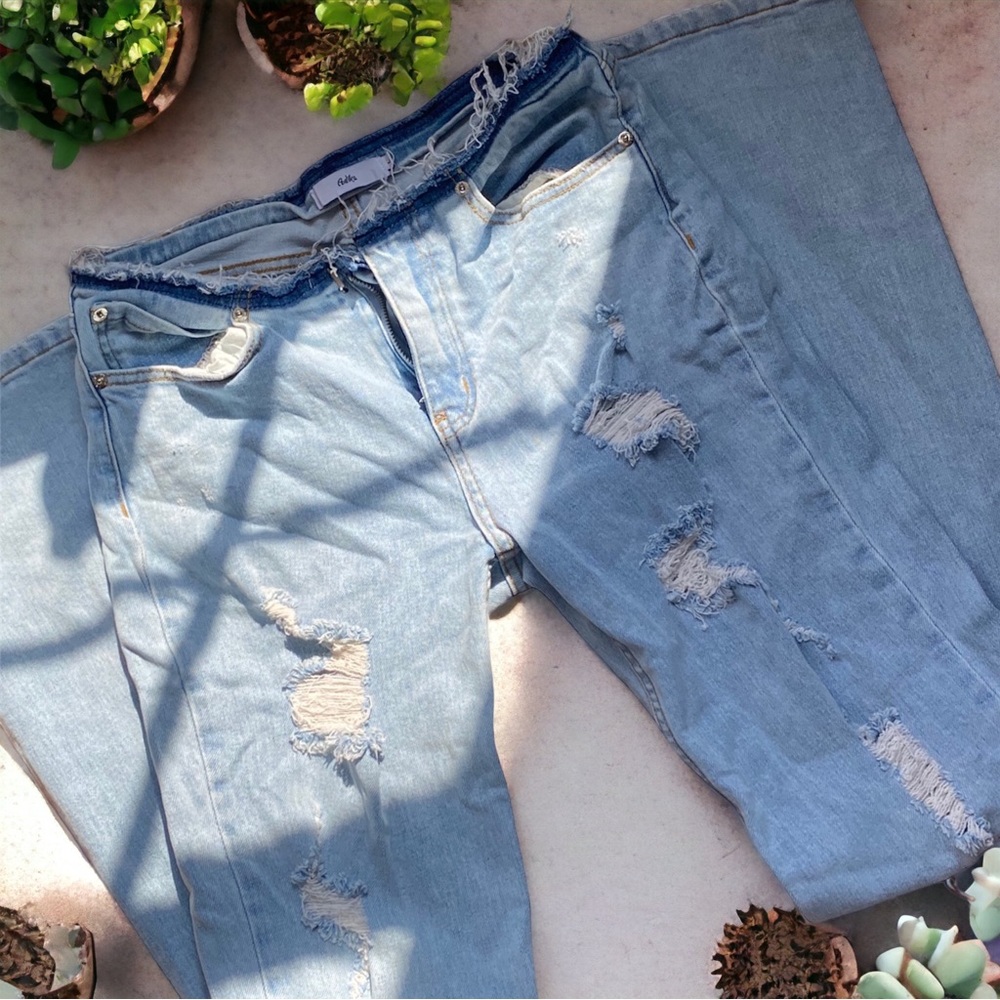 Super cute low waist jeanssss💙✨